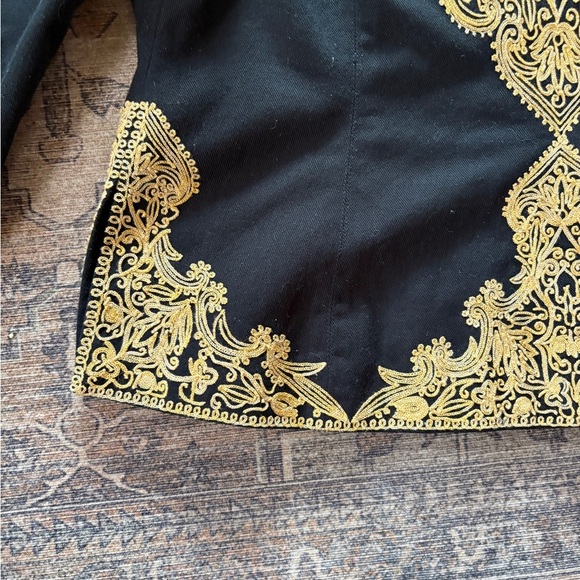 Elegant Black and Gold Women's Blazer - Picture 15 of 16